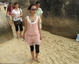 吃狐妖的小鹰主播照片