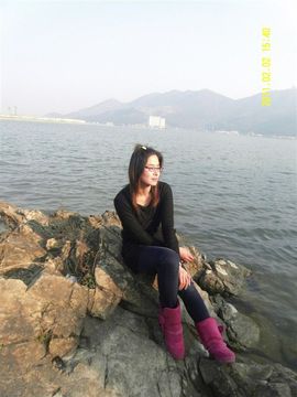 瑞木林莎主播照片