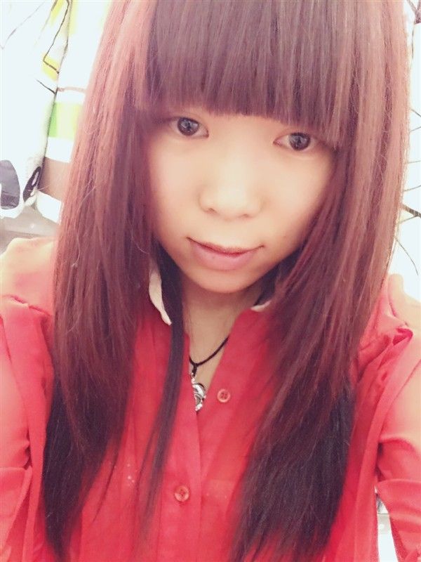 红颜灬落情主播照片