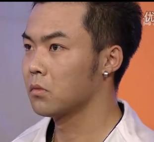 演员佳佳的主播照片
