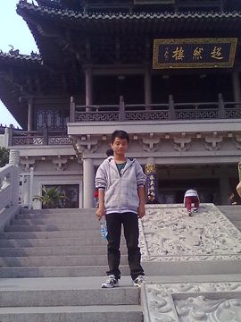 呪弚凊堔灬青春小虎主播照片