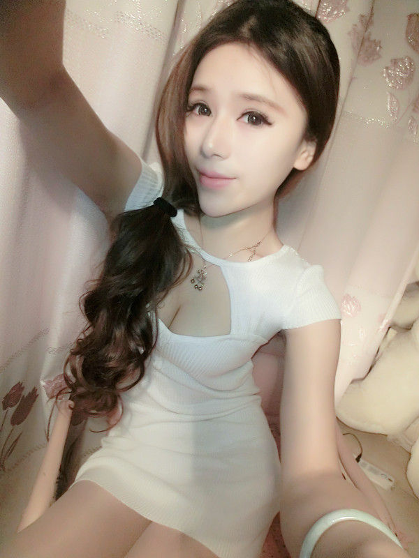 ELVA荣児的主播照片