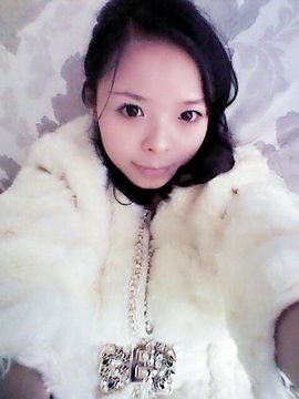 べ自私小女人.妮主播照片