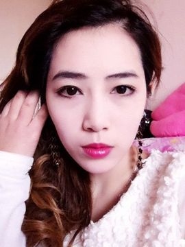 雨霏女王主播照片