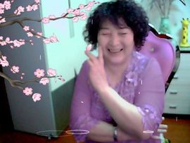 丑奶奶主播照片