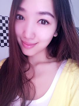 萌二曼主播照片