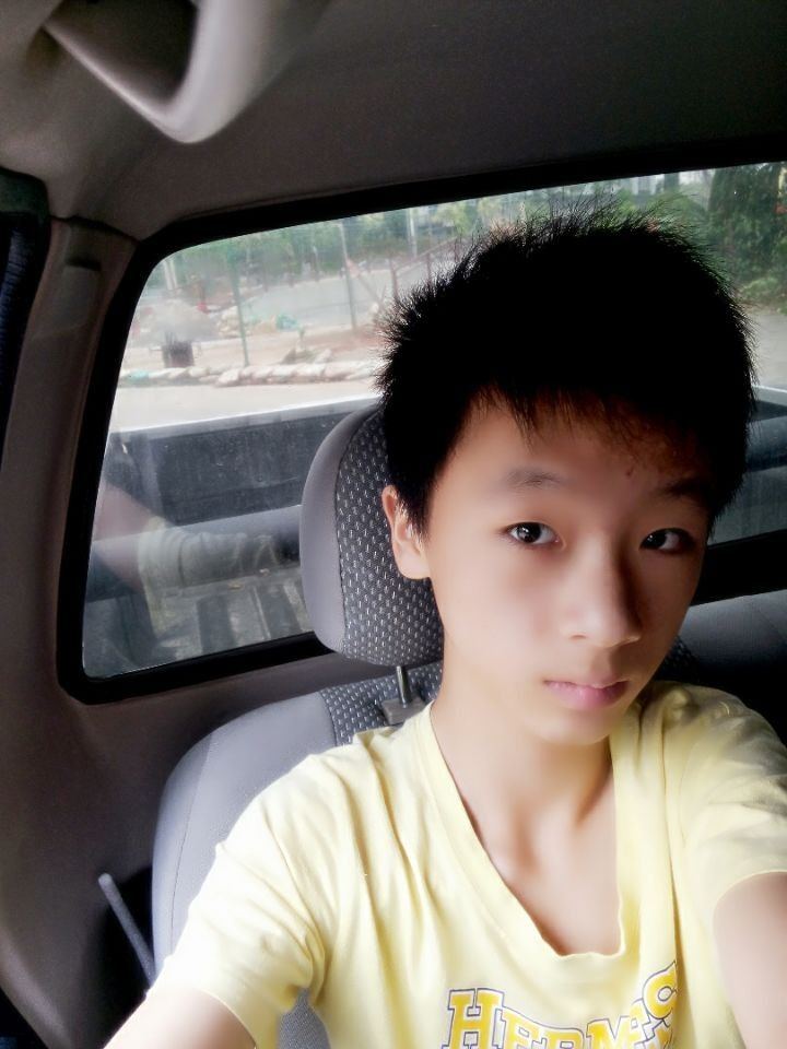 1525363592的主播照片