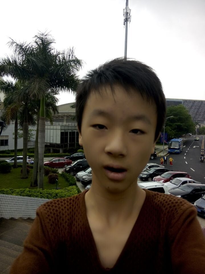 1525363592的主播照片