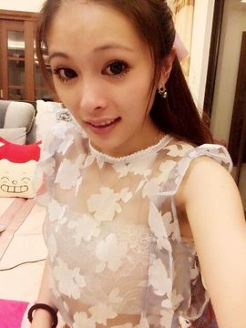 Y思雅主播照片