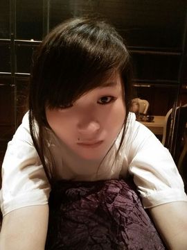 彩霞之窗主播照片
