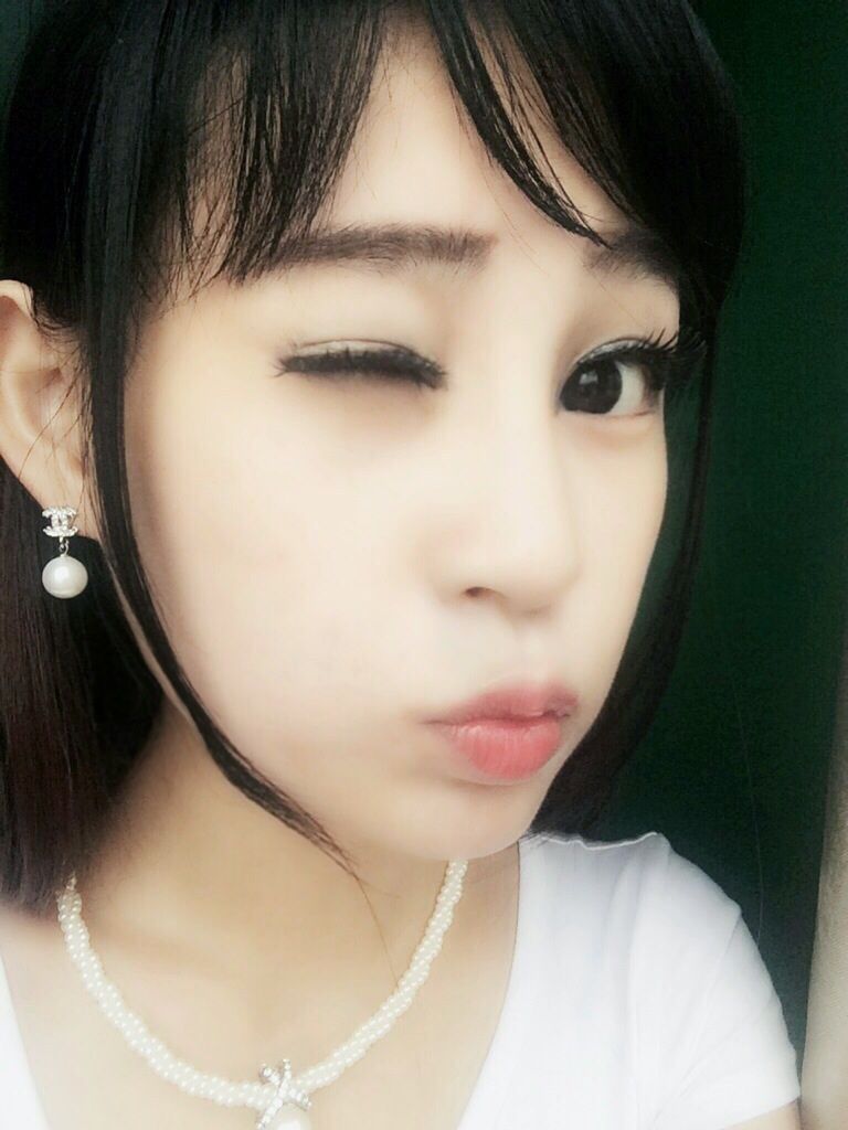 小雪是亲亲狂魔的主播照片