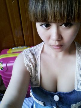 筱艺丶狠拽主播照片