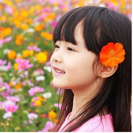 向日葵下的小花花儿主播照片