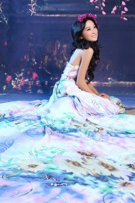 小年芝主播照片