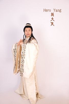 杨大侠heroyan主播照片