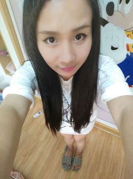甄妮可可主播照片