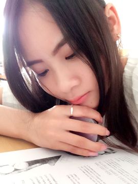 c浅月主播照片