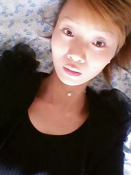 张妃婵主播照片