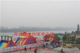 卧龙趣味运动会主播照片