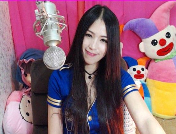 小七、坏姐姐的主播照片