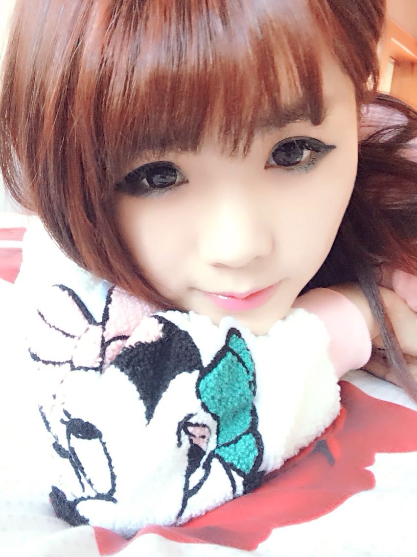 ︶￣檬小依丶➹主播照片