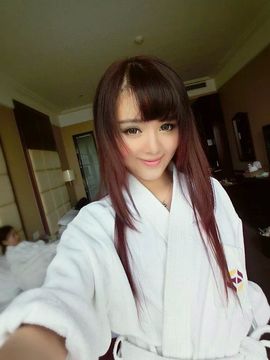 黄金宝儿主播照片
