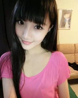 MC夏果果主播照片