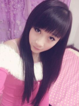 艺校小美主播照片