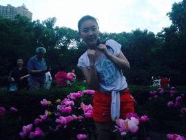 嘉宝卖翡翠主播照片