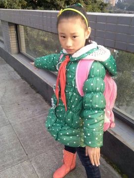 七岁女孩徐可儿主播照片