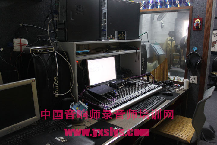 音响师录音师培训的主播照片