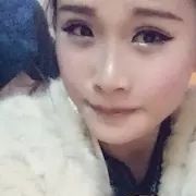 ╰︶♡小飞ツ