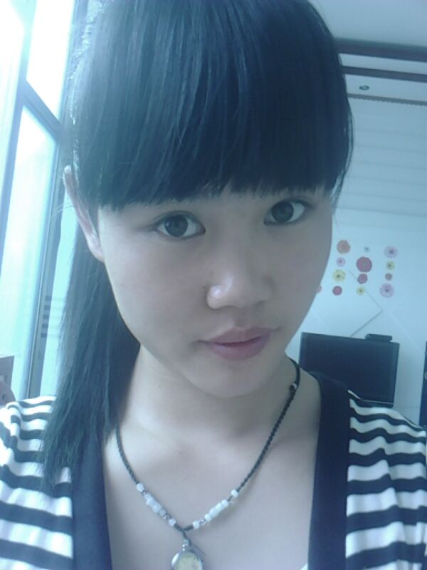 ??小燕子的主播照片