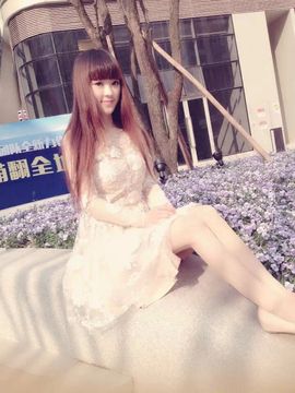 小兜兜xin主播照片