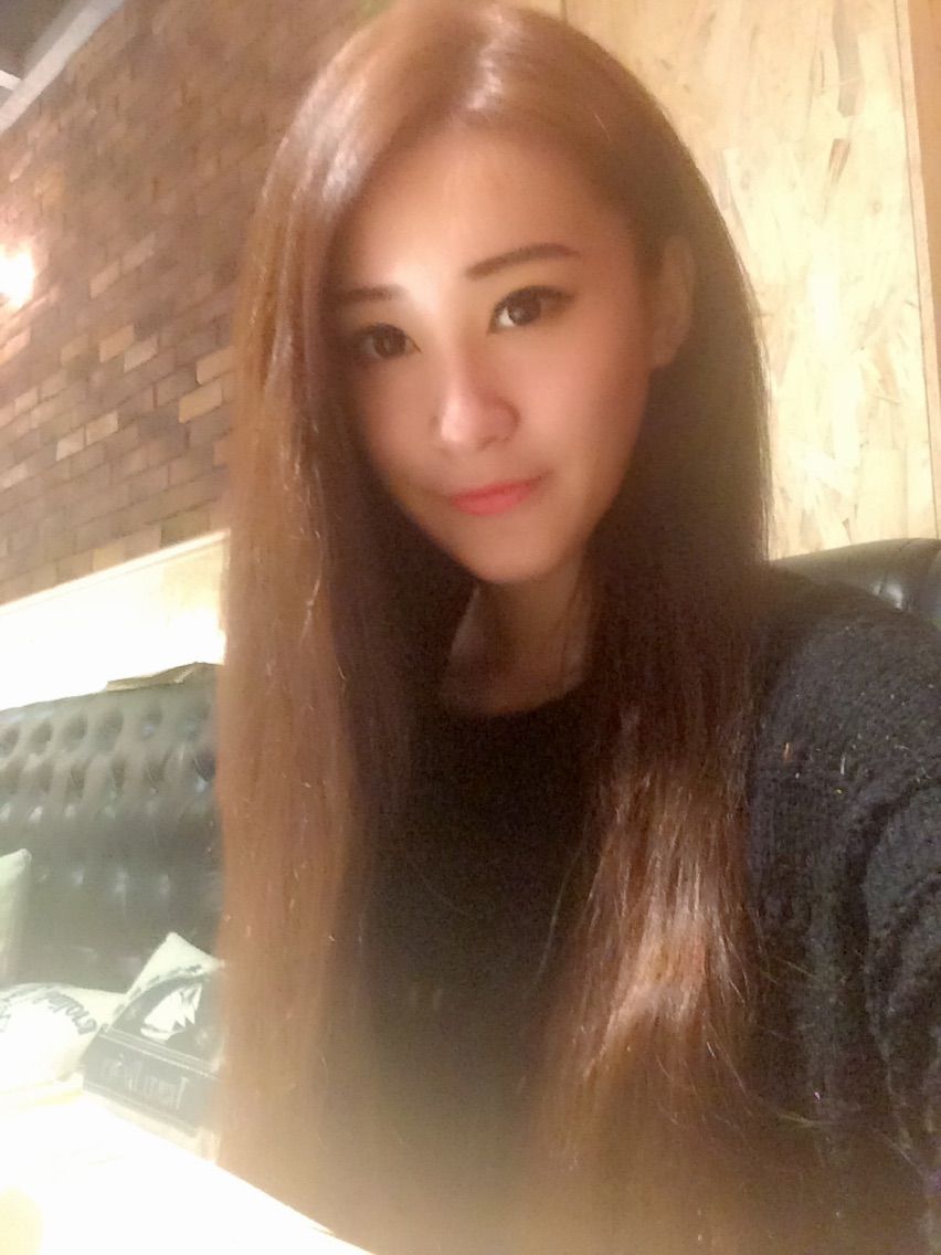 白妹yiiiღ主播照片