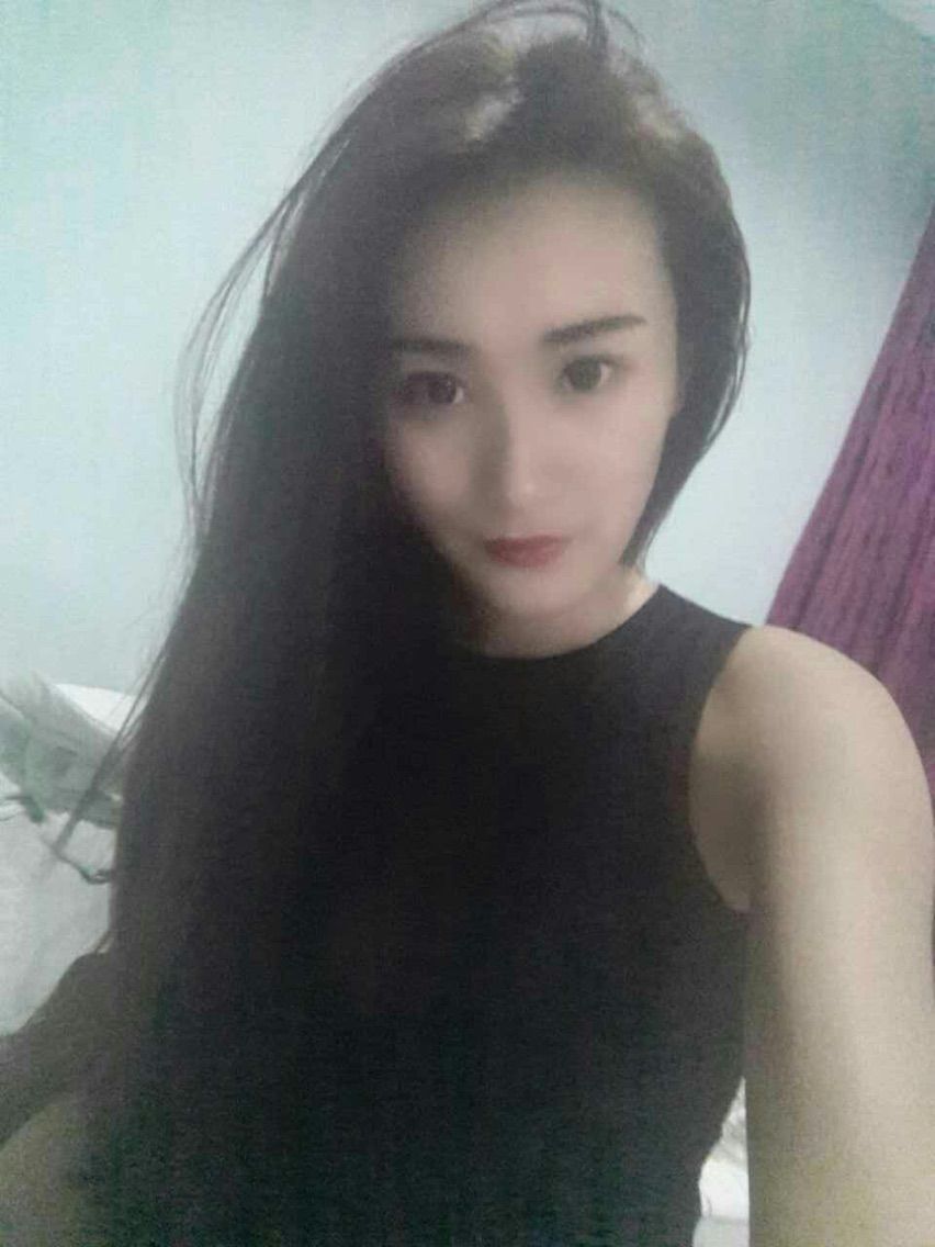 白妹yiiiღ主播照片
