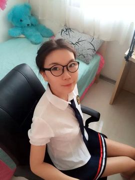 主播丶二小姐主播照片