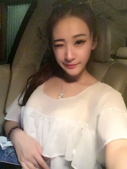白妹yiiiღ主播照片