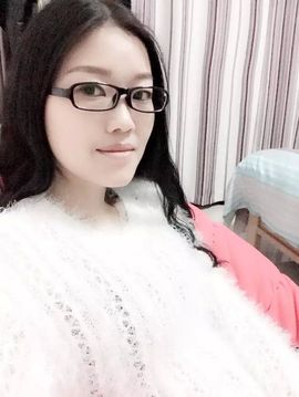 紫诺吖主播照片