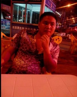 泪久雨人哥主播照片