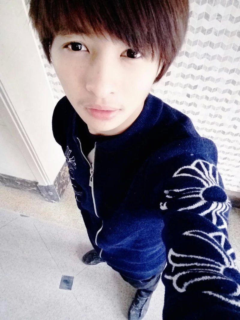 是??！賤愛(ài)的主播照片