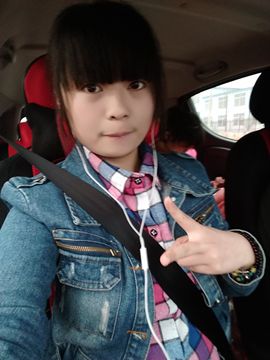 初心未改小阿饭主播照片