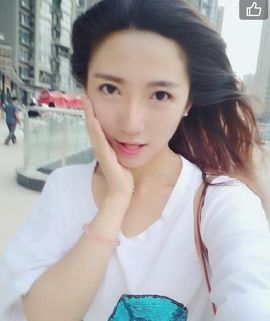 九月贝甜主播照片
