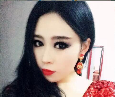 嫣然戈的主播海报