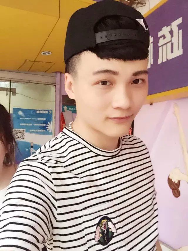 超级无敌三炮的主播照片