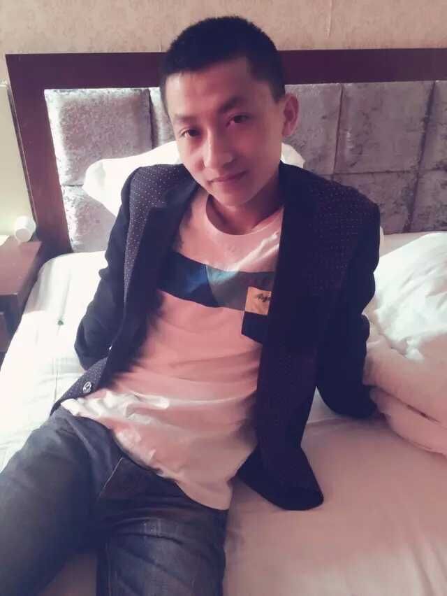 ℡蹲街式，寂寞的主播照片