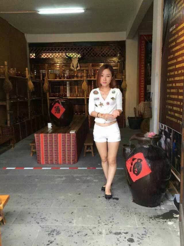 伤心小女孩hi的主播照片
