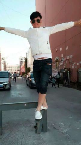 悍将╮♫つ旋律主播照片
