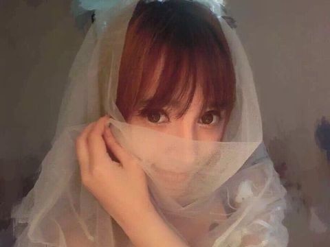 卖女孩的小蛋糕海报