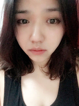 卖面膜的女孩主播照片